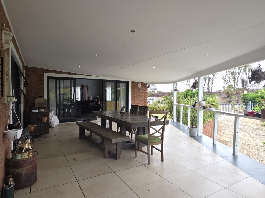 5 Bedroom Property for Sale in Noorsekloof Eastern Cape